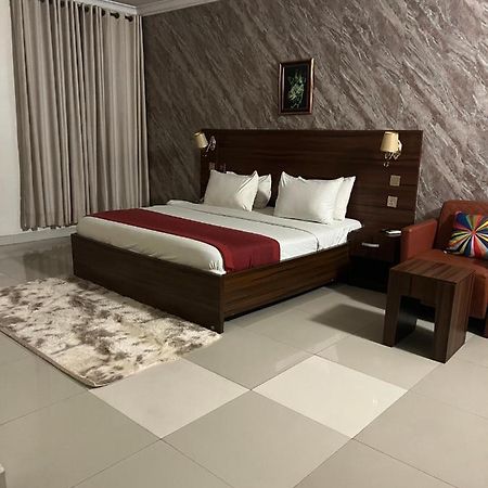 波士套房酒店 拉各斯 外观 照片